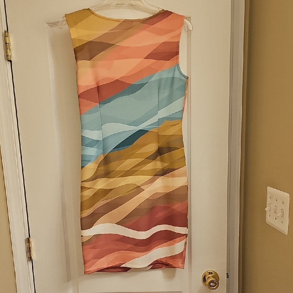 VENUS Colorful Wave Pattern Mini Dress - Picture 3 of 4